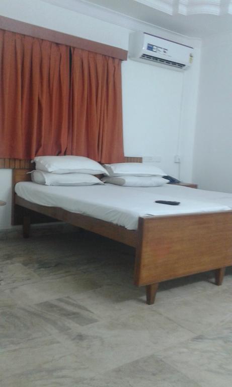 Hotel Royal Club Chennai Exterior foto